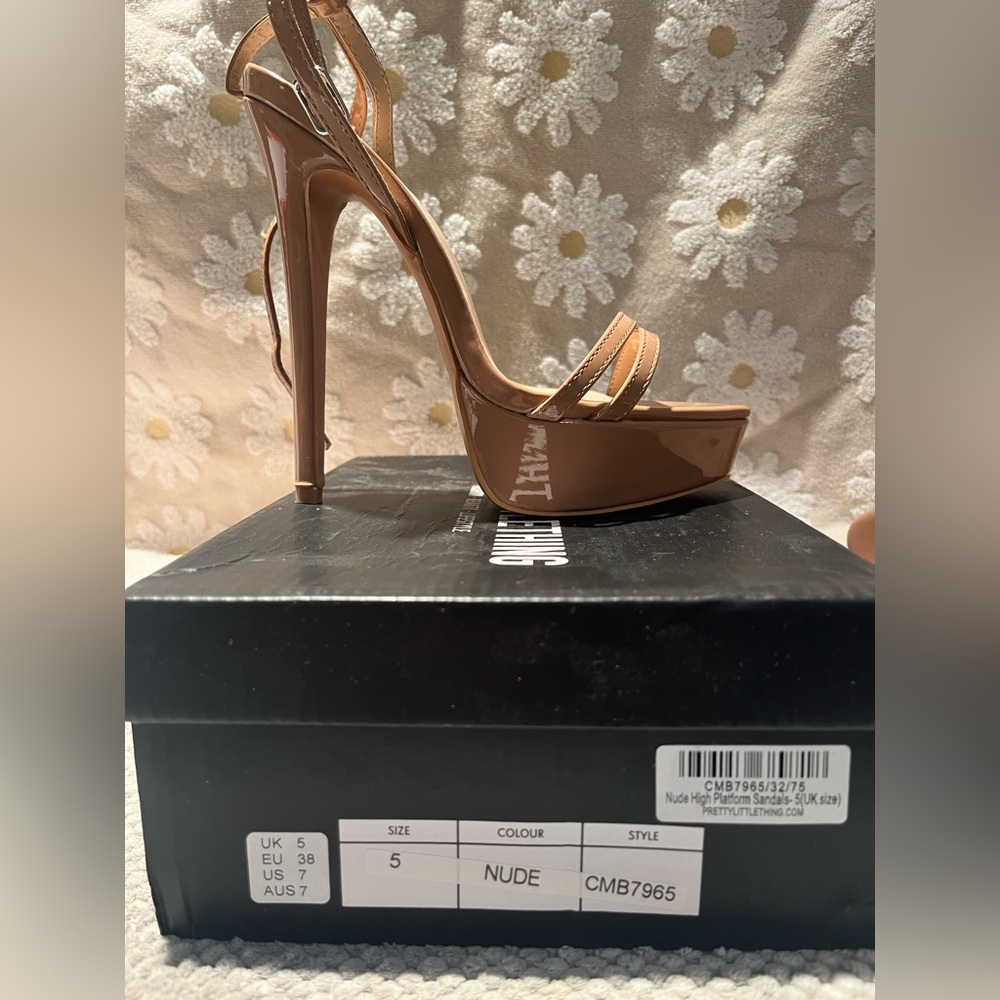 NWB PrettyLittleThing Nude platform Heels
